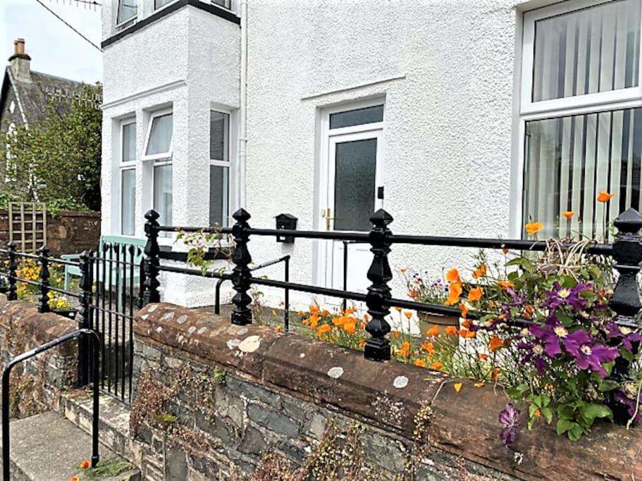St John'S Flat Spacious Accomodation Dalry  المظهر الخارجي الصورة