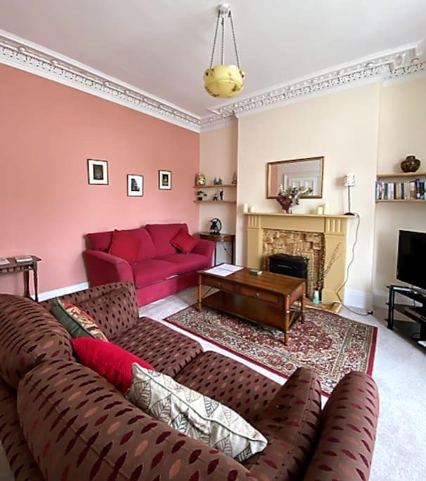 St John'S Flat Spacious Accomodation Dalry  المظهر الخارجي الصورة
