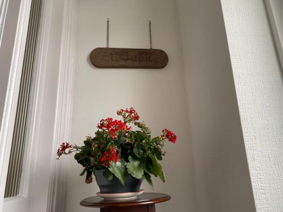 St John'S Flat Spacious Accomodation Dalry  المظهر الخارجي الصورة